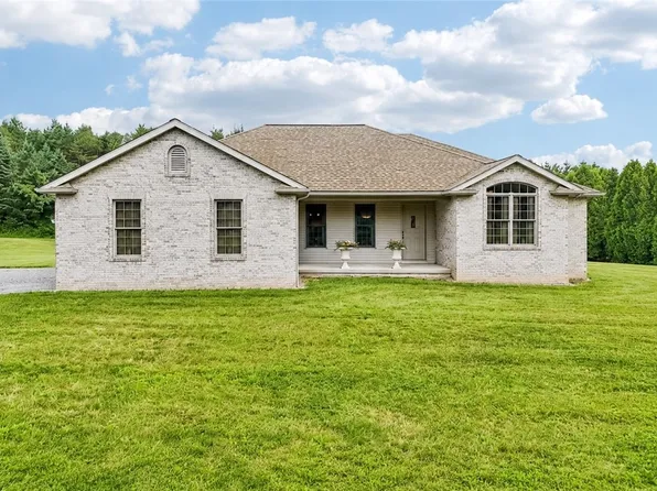 152 Game Farm Rd, New Castle, PA 16101