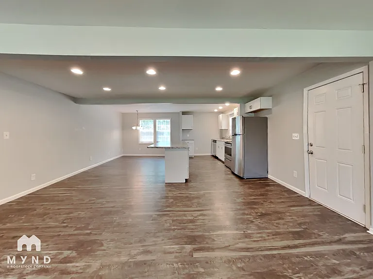 2901 Newark Dr — Photo 5