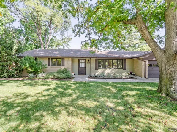 2040 Newcombe Drive, Lakewood, CO 80215