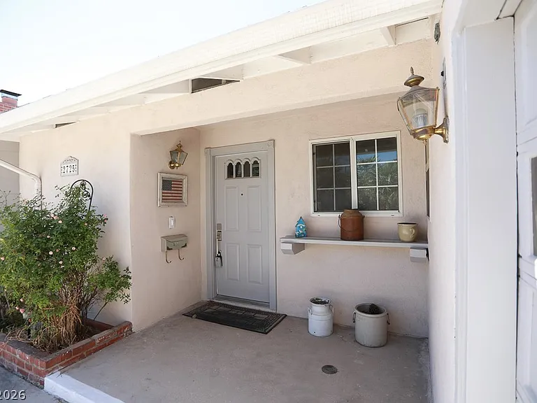 2725 Colanthe Ave — Photo 6