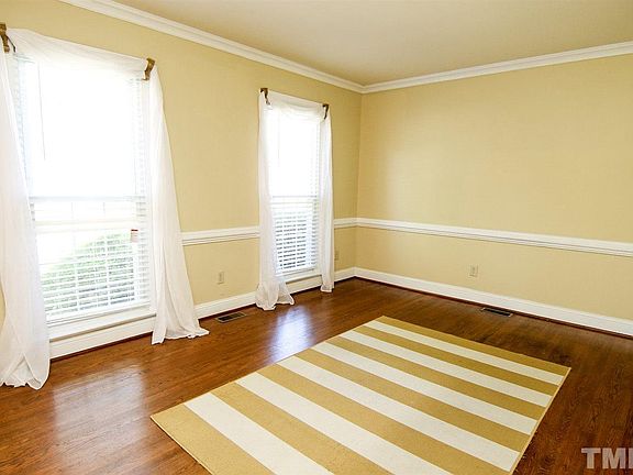3rd image of 25 Eden Dr