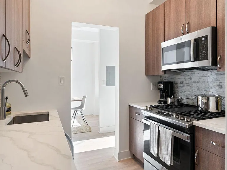 1752 N Sedgwick St #1 — Photo 11