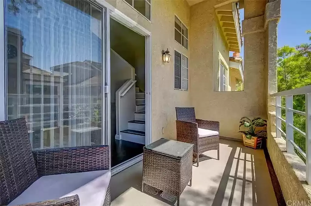 3 bed, 1702 sqft, $4,500 — Photo 3