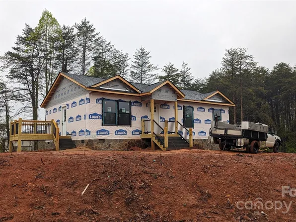 3535 High West Dr, Lenoir, NC 28645