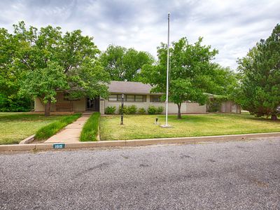 1919 Charles St, Pampa, TX, 79065