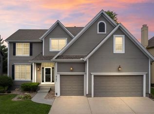 8121 W 131st Pl, Overland Park, KS 66213