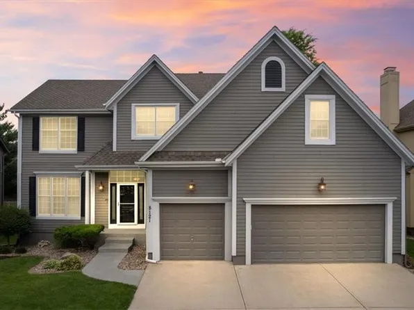 8121 W 131st Pl, Overland Park, KS 66213