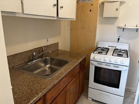 2nd image of 4915 1/2 Cape May Ave