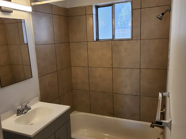 205 S 10th St APT 1, Las Vegas, NV 89101
