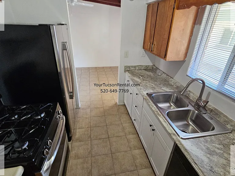 Greenlee — Photo 8