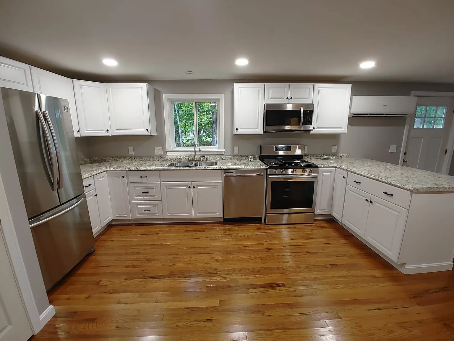 2 bed, 1100 sqft, $1,850 — Photo 1