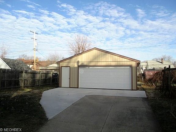3rd image of 17402 Milburn Ave