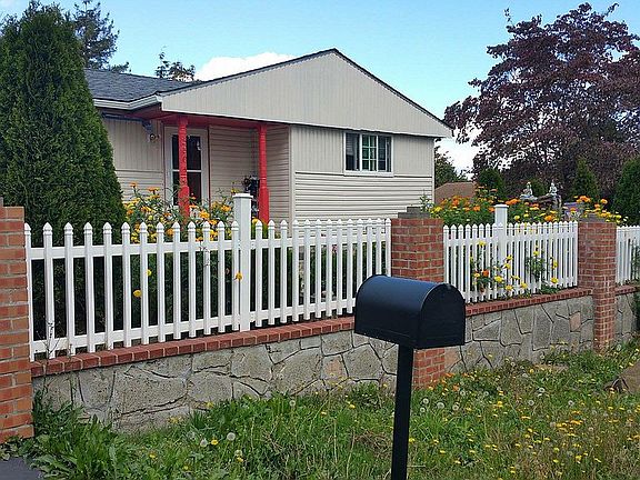 4th image of 3504 S 142nd St