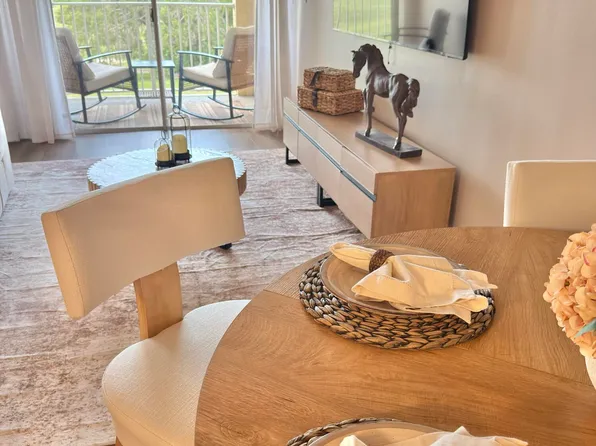 2060 Greenview Shores Blvd, Wellington, FL 33414