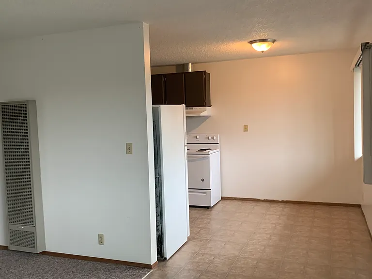 1008 F St #B — Photo 7