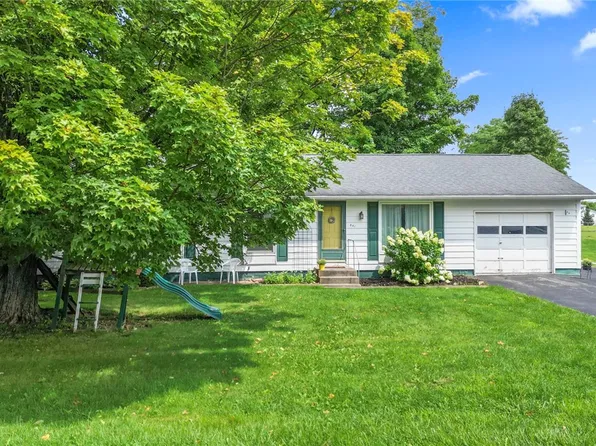 841 N Lamont Dr, Cortland, NY 13045