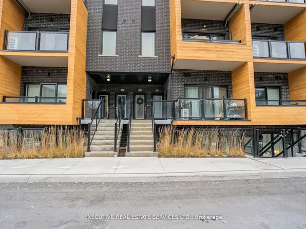 1145 Journeyman Ln #226, Mississauga, ON L5J 0B5