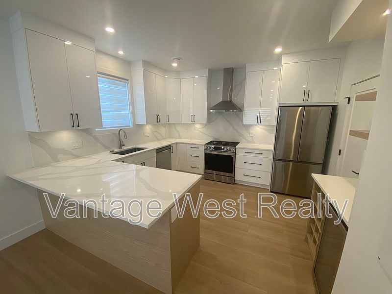 1st image of 767 Martin Ave #4