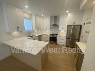 767 Martin Ave #4, Kelowna, BC V1Y6V4