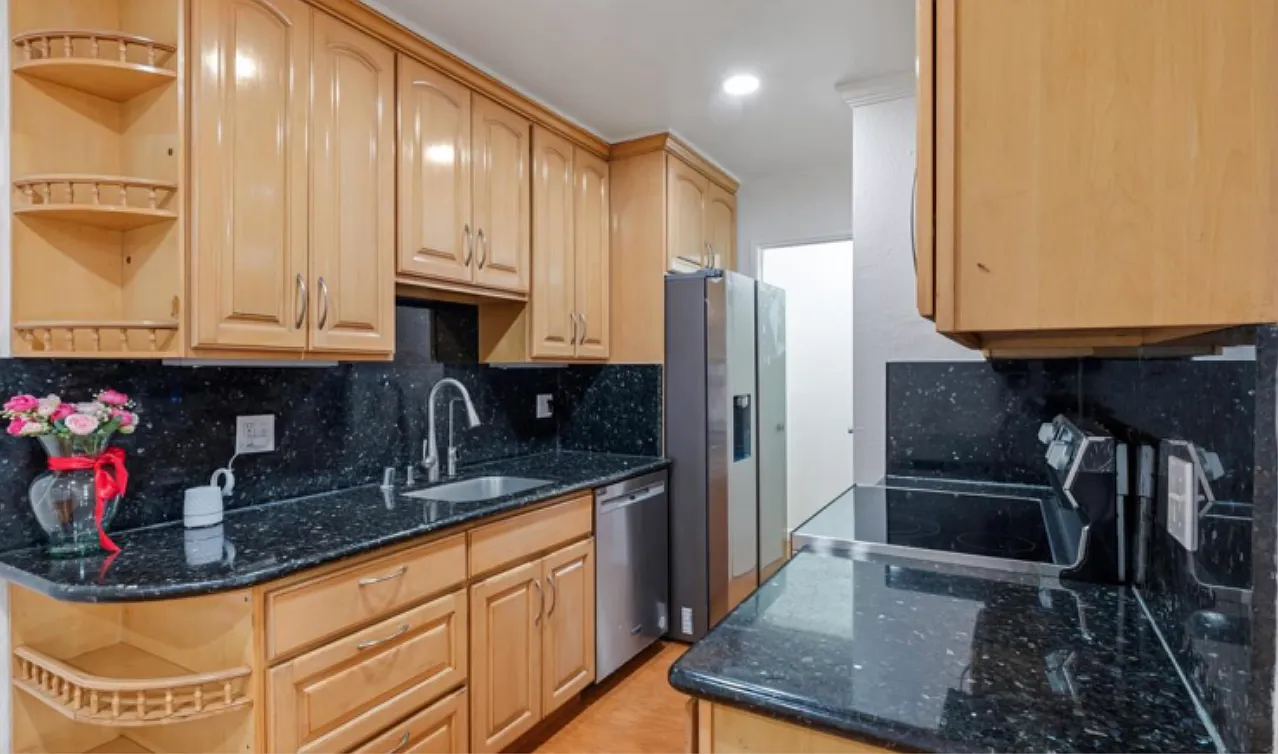 2 bed, 924 sqft, $3,000 — Photo 4