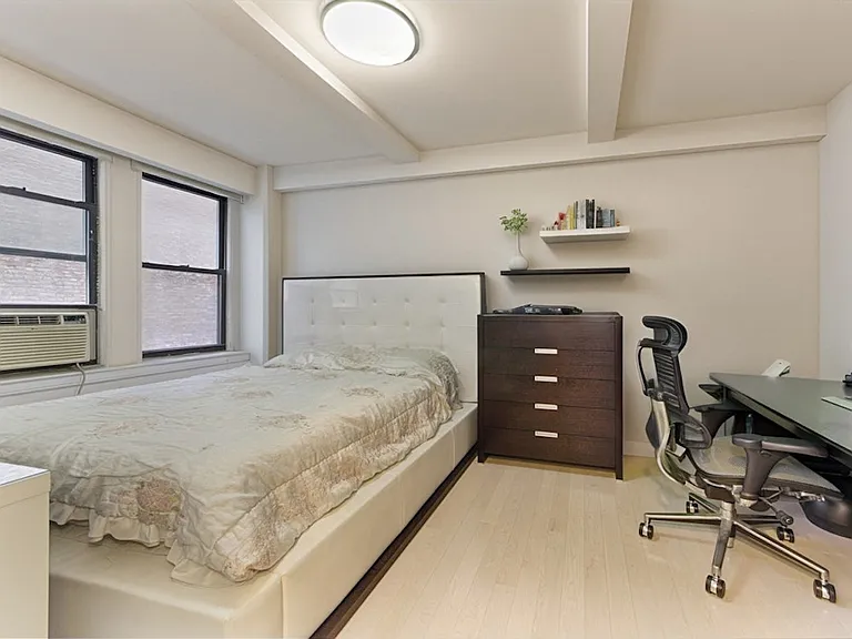 142 E 49th St #7C — Photo 4