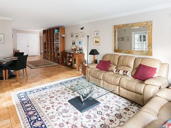 3rd image of 360 E 72nd St APT B509