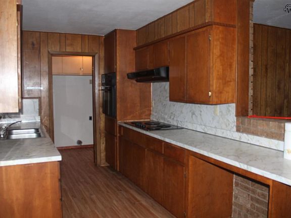 4th image of 409 W Valley Dr
