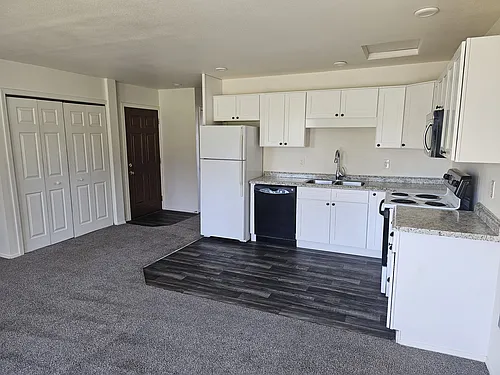 307 Solberg St SW #15 Photo 1