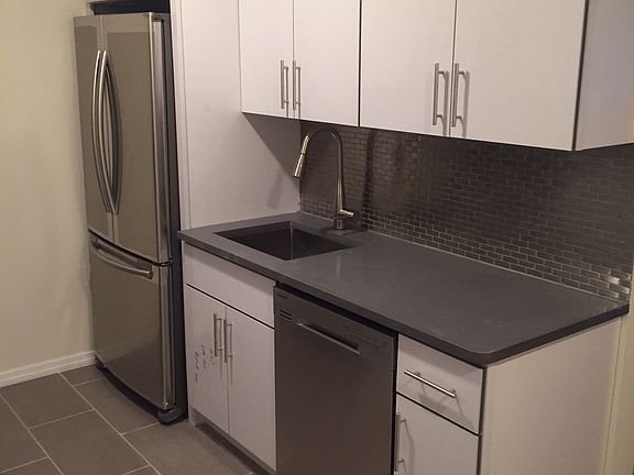 3rd image of 318 Warren St APT A8