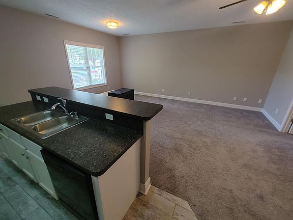 3rd image of 116 Northwynd Cir #B