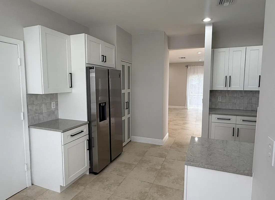 3 bed, 2.5 bath, 1614 sqft, $3,900 — Photo 2