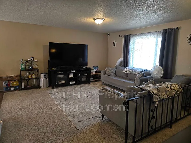 4800 King Arthur Way — Photo 4
