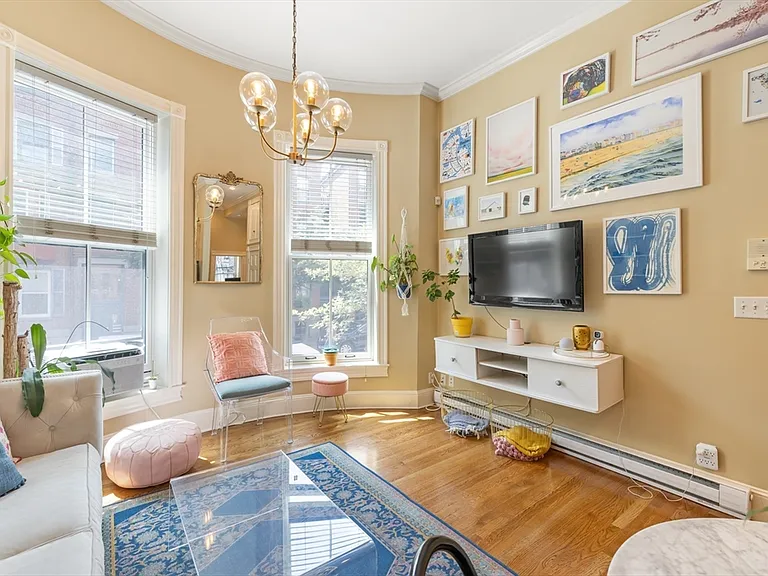 31 Hanson St #3 — Photo 2