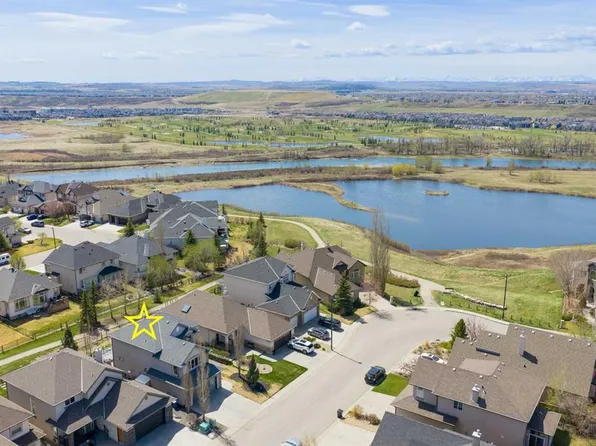 29 N Cranleigh Park SE, Calgary, AB T3M 1H3