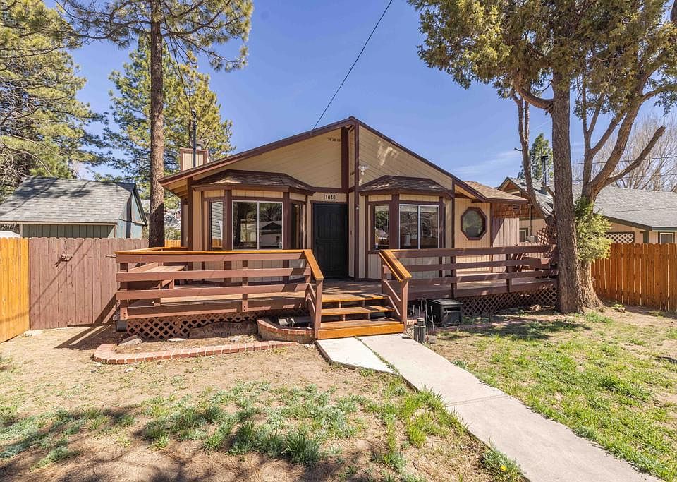 1st image of 1040 Sierra Ave