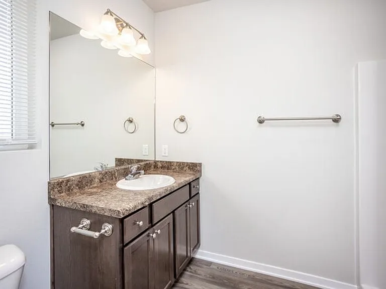 Parkside Luxury Apartments — Photo 27