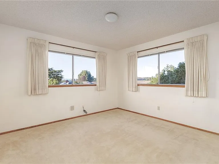2440 Oak Ridge Dr — Photo 17