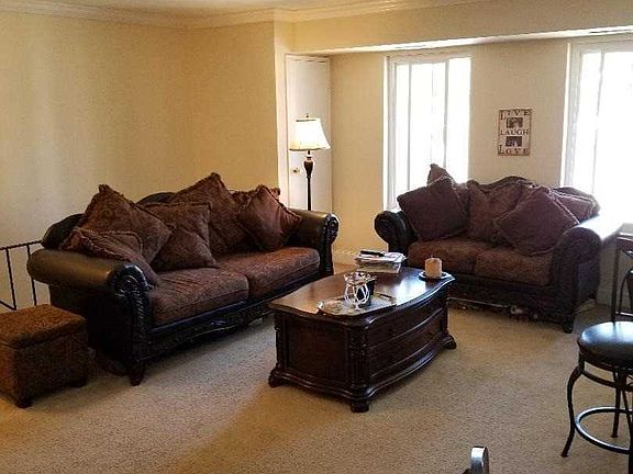 3rd image of 30 Juniper Ct