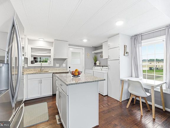 2nd image of 9132 Goldenrod Ln