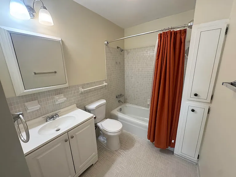2180 NE 67th St #730 — Photo 4