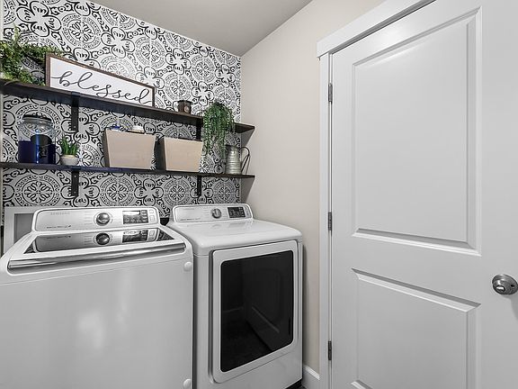 5th image of 654 NW 27th St