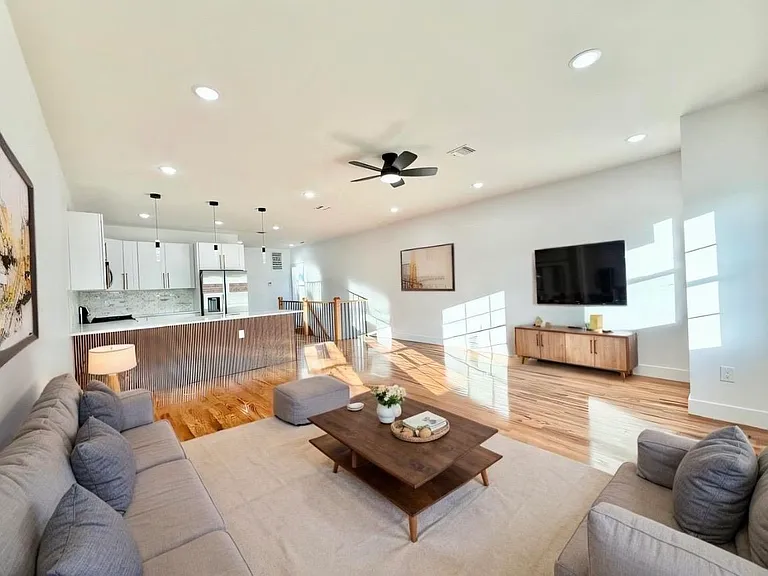 41 W 19th St #2 — Photo 7