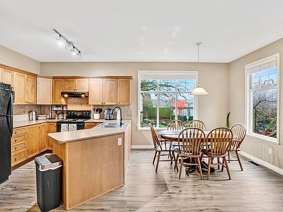 5th image of 6588 188th St #5