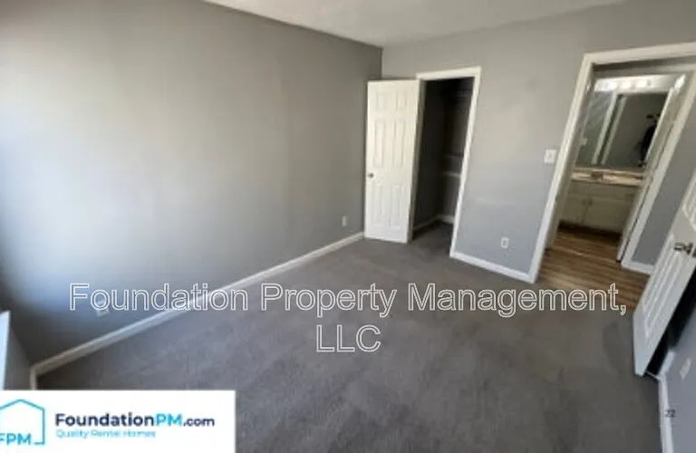 1530 Estacada Way — Photo 16