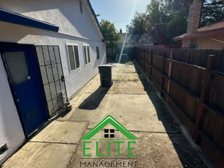 2901 Davenport Way — Photo 21