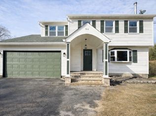 94 Sally Ln, Ridge, NY 11961