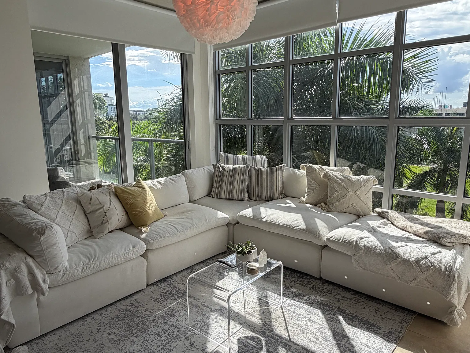1 bed, 1.5 bath, 807 sqft, $3,200 — Photo 2