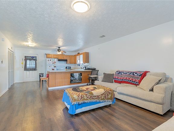 2nd image of 1502 31st St