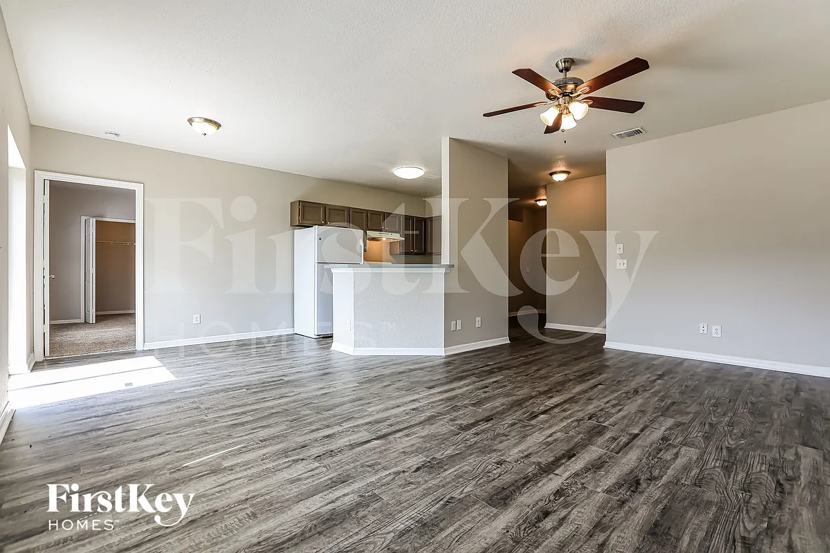 Building Photo - 3169 N Biscayne Dr