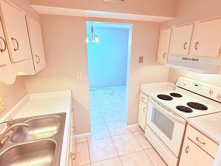 2500 Lee Rd #145 — Photo 14